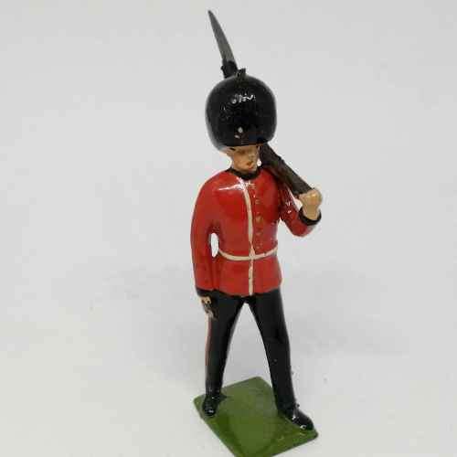 Lot of 3 Vintage Royal Irish guards lead soldiers - Britains Ltd