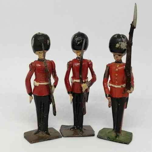 Lot of 3 Vintage Royal Irish guards lead soldiers - Britains Ltd