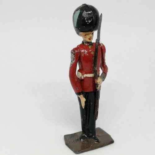 Lot of 3 Vintage Royal Irish guards lead soldiers - Britains Ltd