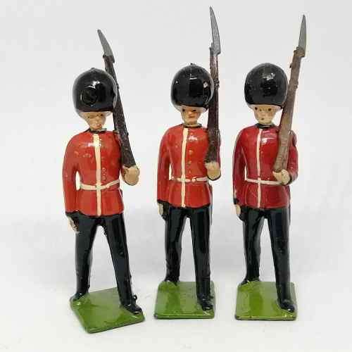 Lot of 3 Vintage Royal Irish guards lead soldiers - Britains Ltd