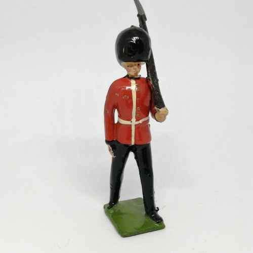 Lot of 3 Vintage Royal Irish guards lead soldiers - Britains Ltd