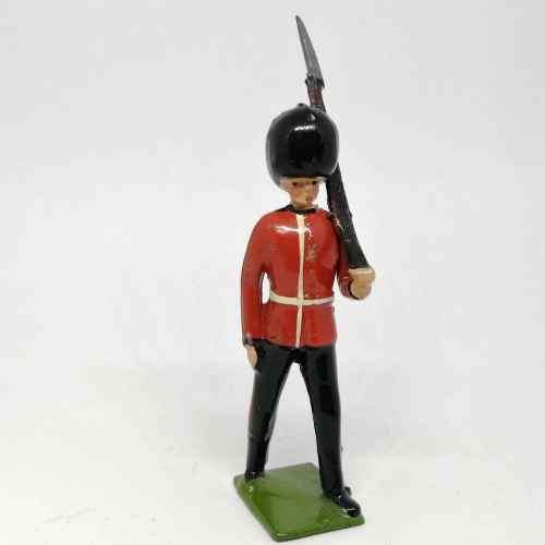 Lot of 3 Vintage Royal Irish guards lead soldiers - Britains Ltd