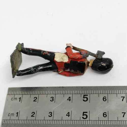 Lot of 3 Vintage Royal Irish guards lead soldiers - Britains Ltd