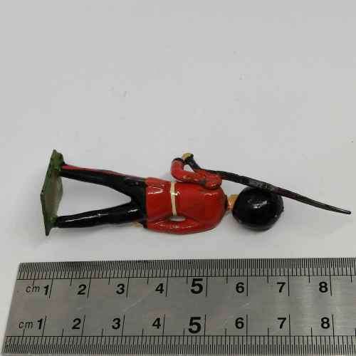 Lot of 3 Vintage Royal Irish guards lead soldiers - Britains Ltd