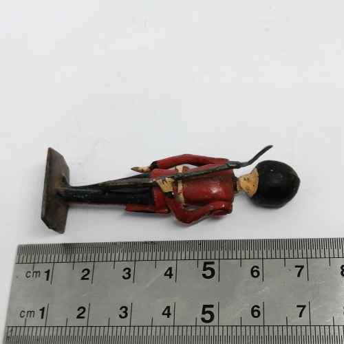 Lot of 3 Vintage Royal Irish guards lead soldiers - Britains Ltd