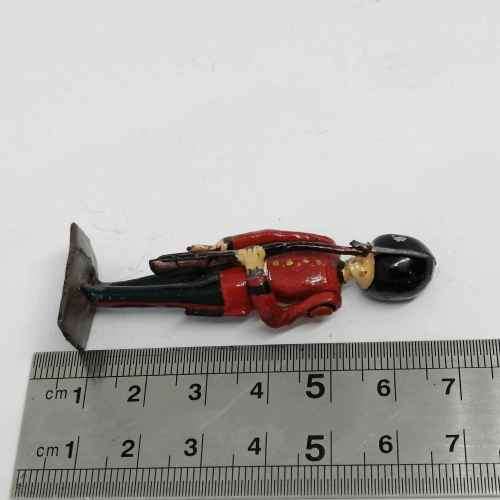 Lot of 3 Vintage Royal Irish guards lead soldiers - Britains Ltd