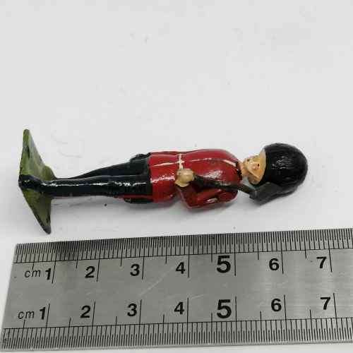 Lot of 3 Vintage Royal Irish guards lead soldiers - Britains Ltd