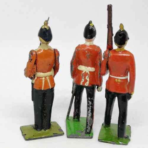 Lot of 3 Vintage lead soldiers - Britains Ltd