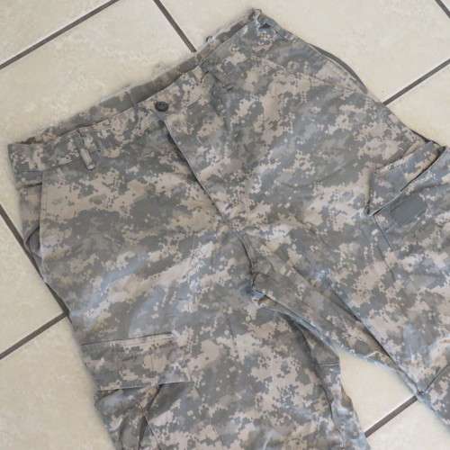 US Army digital desert camo pattern combat trousers - Size medium - Inner leg 78 cm - Waist 88 cm