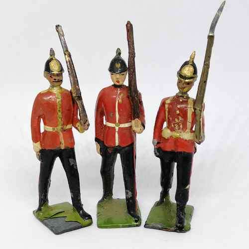 Lot of 3 Vintage lead soldiers - Britains Ltd