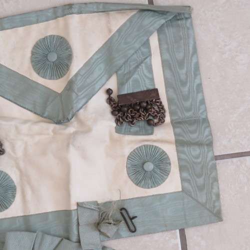 Vintage Masonic Apron - Well used - Straps damaged - 32 x 39 cm