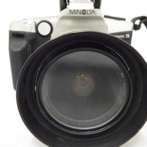 Minolta Dynax 5 camera with Minolta AF Zoom 0.4 m / 1.3 ft Macro lens in bag - Not tested