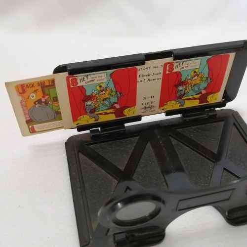 Vintage Coronet 3-D viewer - pocket size with 2 slides
