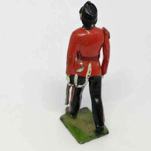 Vintage Royal Army lead soldier - Britains Ltd
