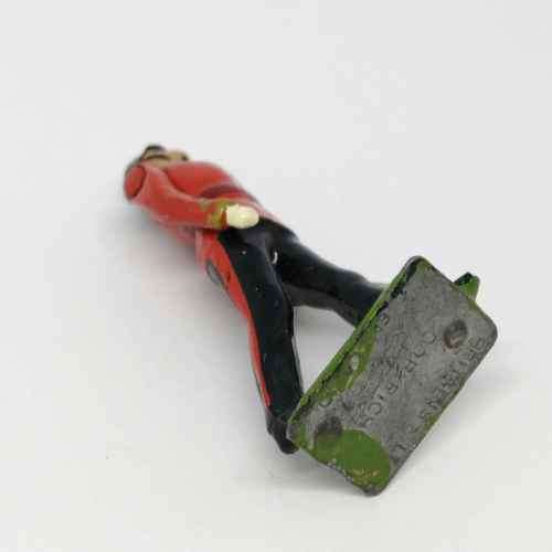 Vintage Royal Army lead soldier - Britains Ltd