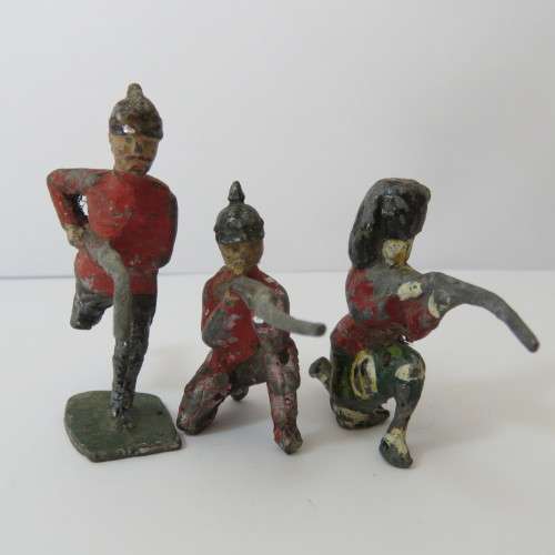 Lot of 3 vintage lead soldiers