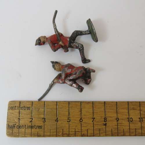 Lot of 3 vintage lead soldiers