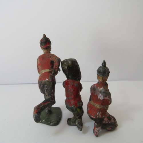 Lot of 3 vintage lead soldiers