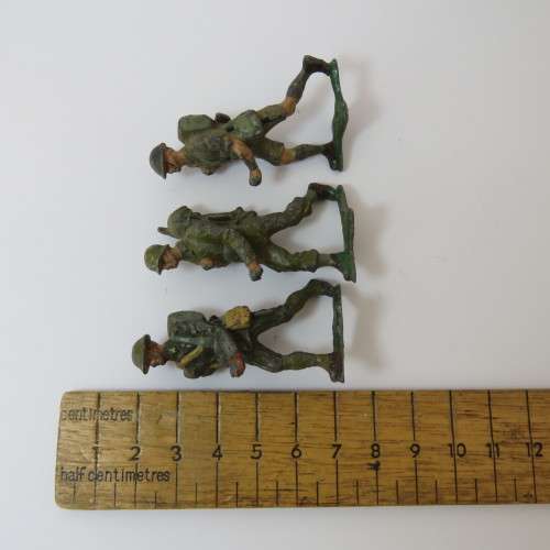 Lot of 3 vintage lead soldiers