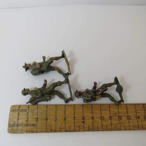 Lot of 3 vintage lead soldiers