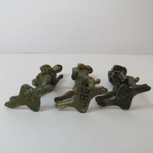 Lot of 3 vintage lead soldiers