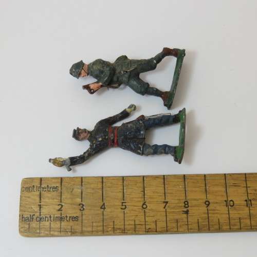 Lot of 3 vintage lead soldiers