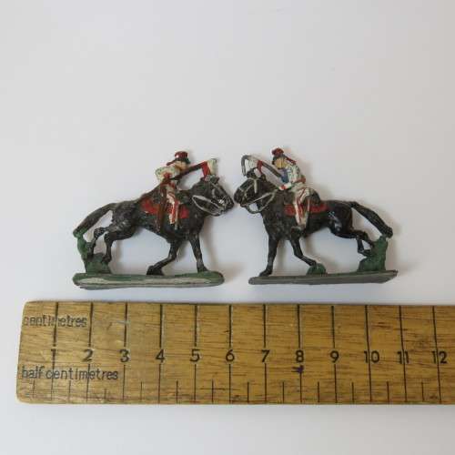Lot of 3 vintage cavalry lead soldiers - 30mm soldiers