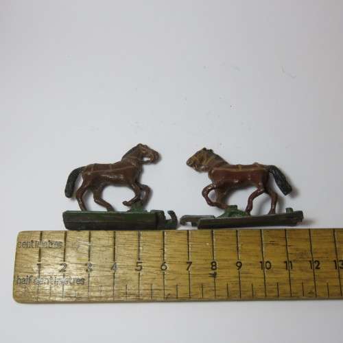 Lot of 4 vintage lead cavalry horses - 30 mm size