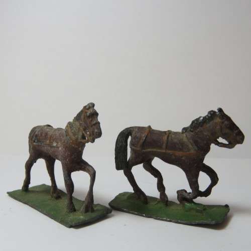 Lot of 4 vintage lead cavalry horses - 30 mm size