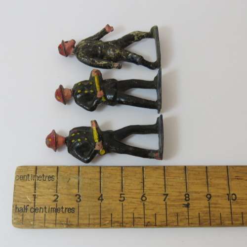 Lot of 3 vintage lead soldiers - Britains Ltd