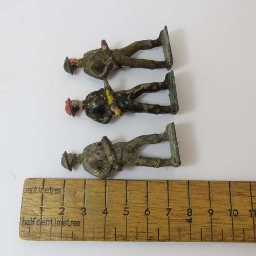 Lot of 3 vintage lead soldiers - Britains Ltd