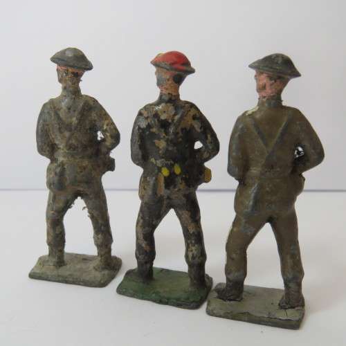 Lot of 3 vintage lead soldiers - Britains Ltd