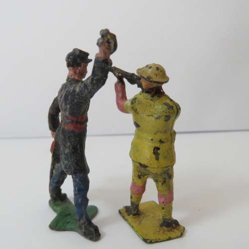 Lot of 3 vintage lead soldiers