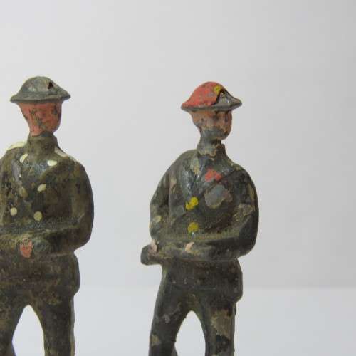 Lot of 3 vintage lead soldiers