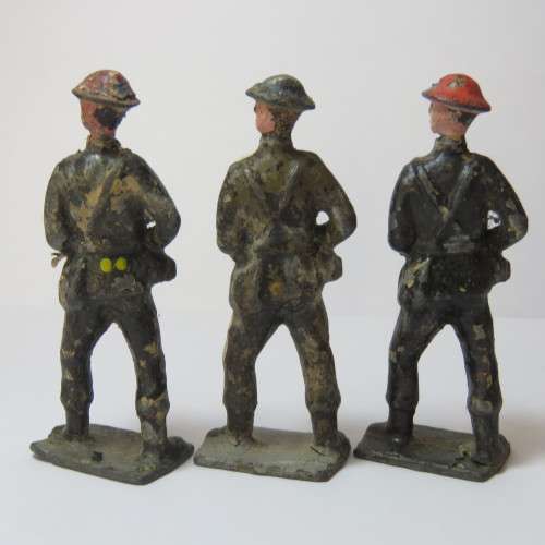 Lot of 3 vintage lead soldiers