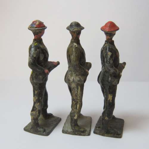Lot of 3 vintage lead soldiers
