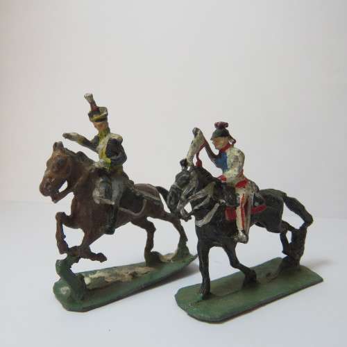 Pair of vintage cavalry lead soldiers - 30 mm soldiers