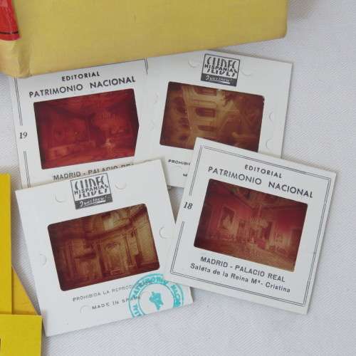Two booklets with Spanish 35 mm slides and info booklet - 9 Slides