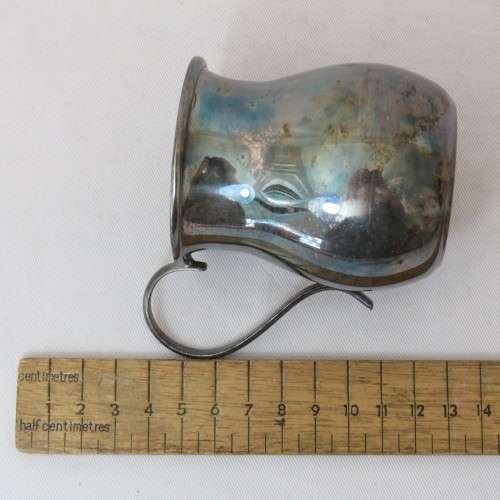 EM-ESS silverplated cup/jug in original box - Never used