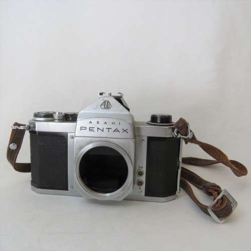 Vintage Asahi Pentax S1 SLR 35mm camera body - For spares only - Reflection mirror badly scratched