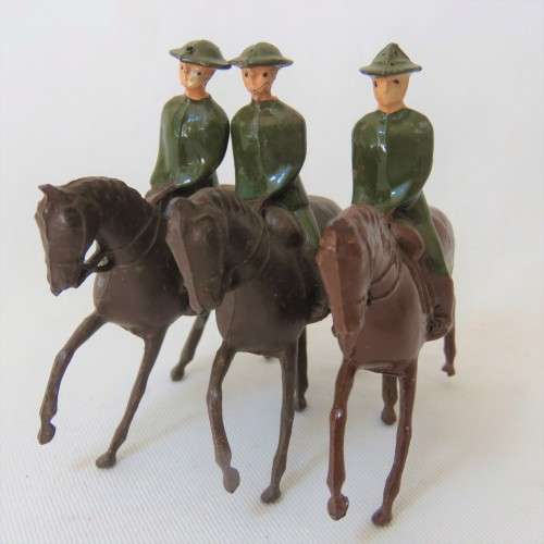 Lot of 3 vintage mounted troops lead soldiers