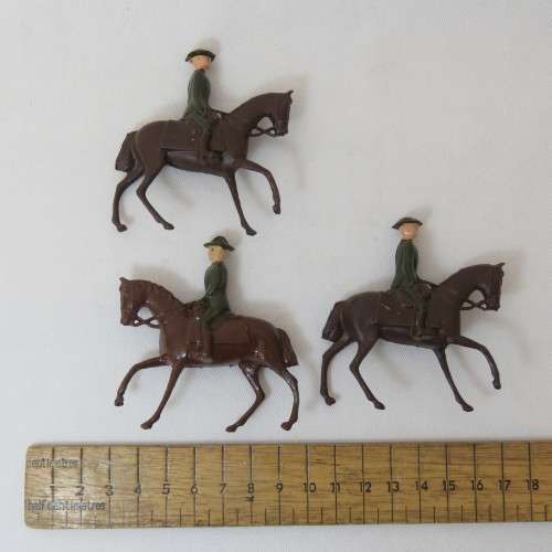 Lot of 3 vintage mounted troops lead soldiers