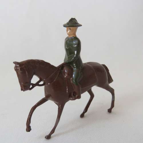 Lot of 3 vintage mounted troops lead soldiers