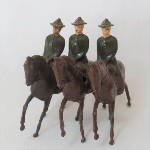 Lot of 3 vintage mounted troops lead soldiers