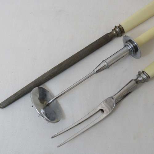 Kitchen meat fork, sharpener and gripping tool - Good condition