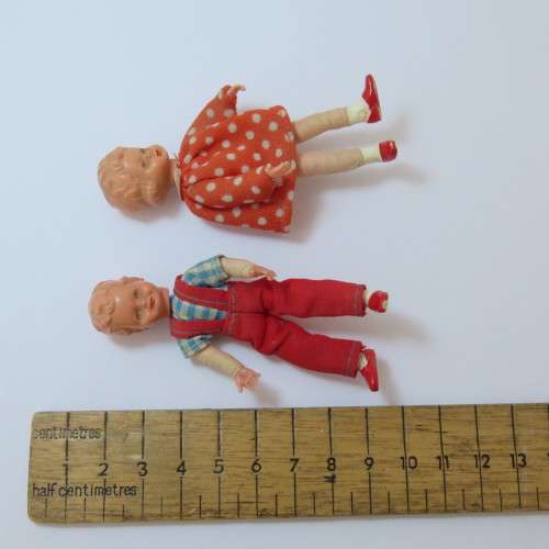 Pair of vintage bendable leg dolls - Small