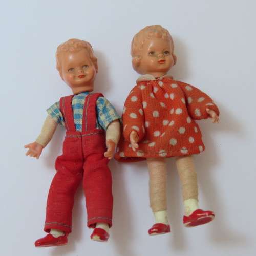 Pair of vintage bendable leg dolls - Small