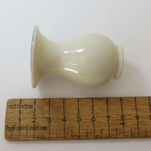 Lot of 7 vintage cocktail sticks of glass in small vase