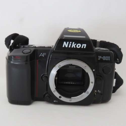 Nikon AF 601 camera body & strap - Battery cover missing & Corner broken on backplate