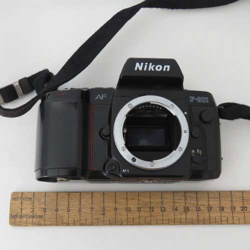 Nikon AF 601 camera body & strap - Battery cover missing & Corner broken on backplate